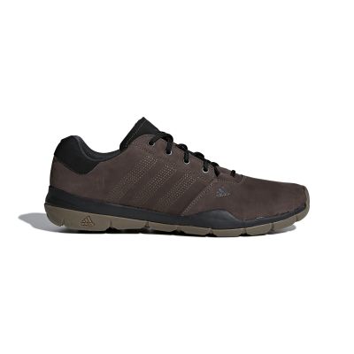 M18555_1_FOOTWEAR_Photography_Side Lateral Center View_white.jpg
