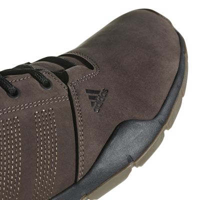 M18555_10_FOOTWEAR_Photography_Detail View 1_white.jpg